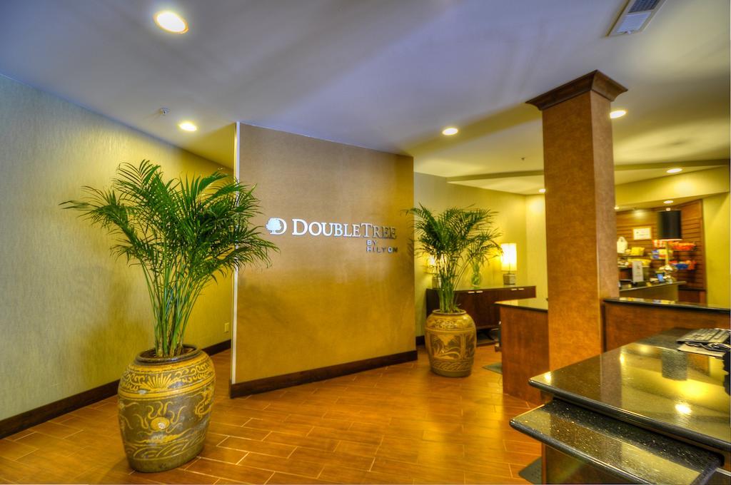 Doubletree By Hilton Hotel Raleigh - Brownstone - University Exteriör bild