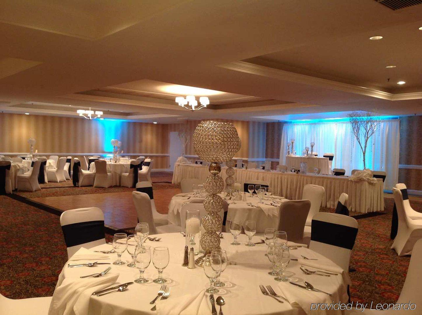 Doubletree By Hilton Hotel Raleigh - Brownstone - University Exteriör bild