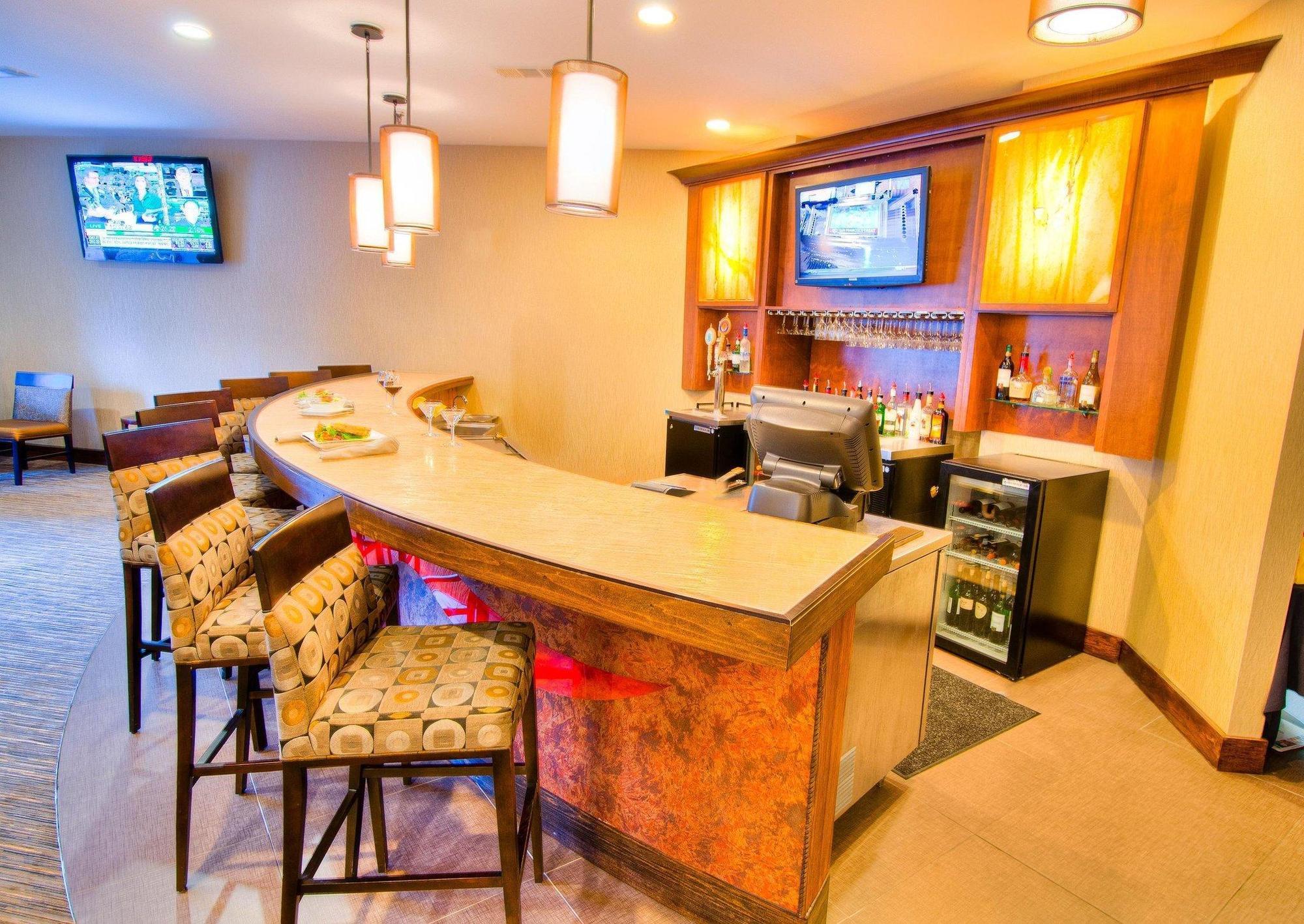 Doubletree By Hilton Hotel Raleigh - Brownstone - University Exteriör bild