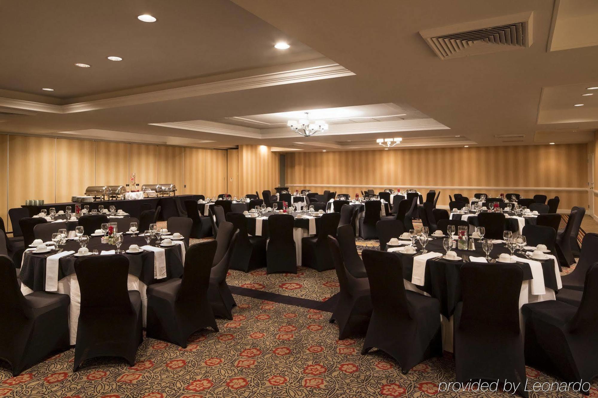 Doubletree By Hilton Hotel Raleigh - Brownstone - University Exteriör bild