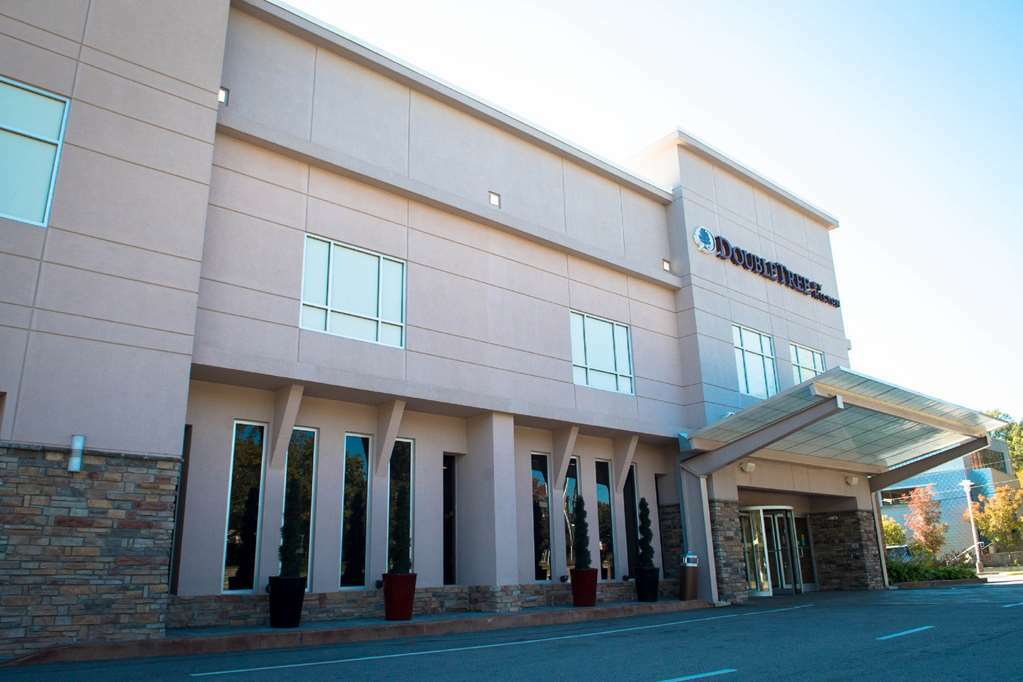 Doubletree By Hilton Hotel Raleigh - Brownstone - University Exteriör bild
