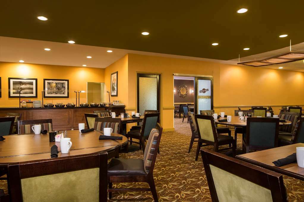 Doubletree By Hilton Hotel Raleigh - Brownstone - University Restaurang bild