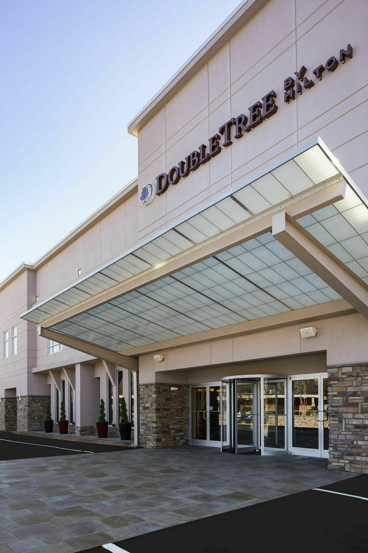 Doubletree By Hilton Hotel Raleigh - Brownstone - University Exteriör bild