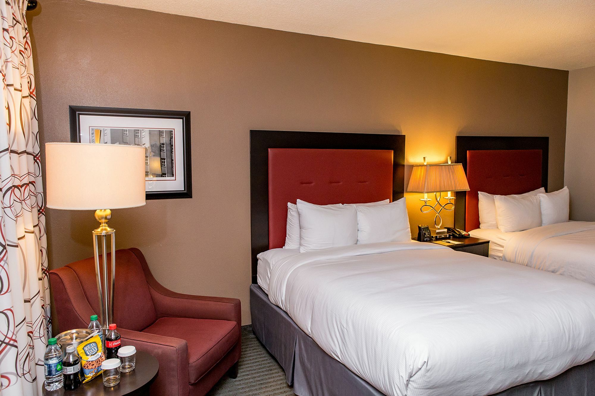 Doubletree By Hilton Hotel Raleigh - Brownstone - University Exteriör bild