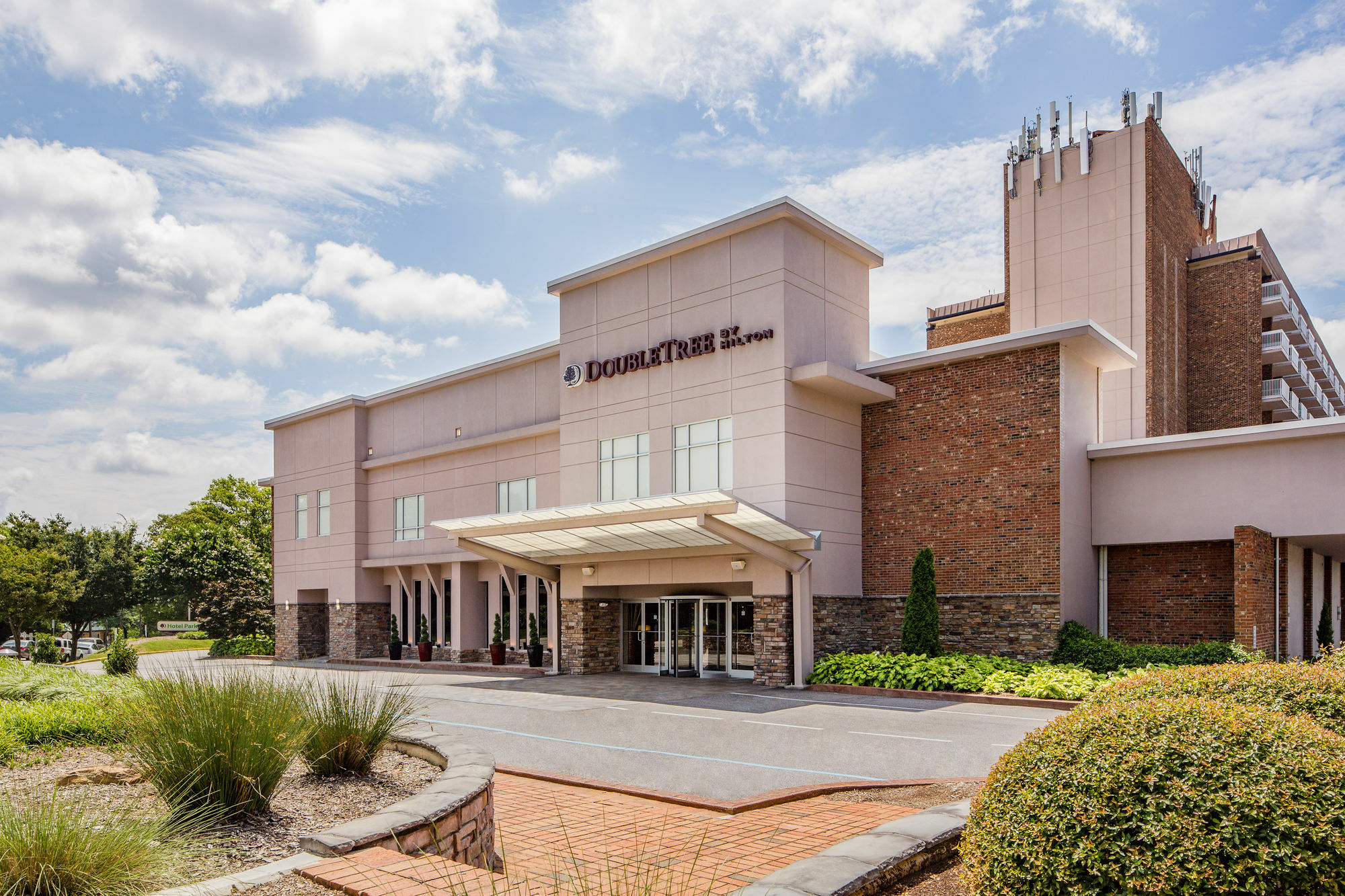 Doubletree By Hilton Hotel Raleigh - Brownstone - University Exteriör bild